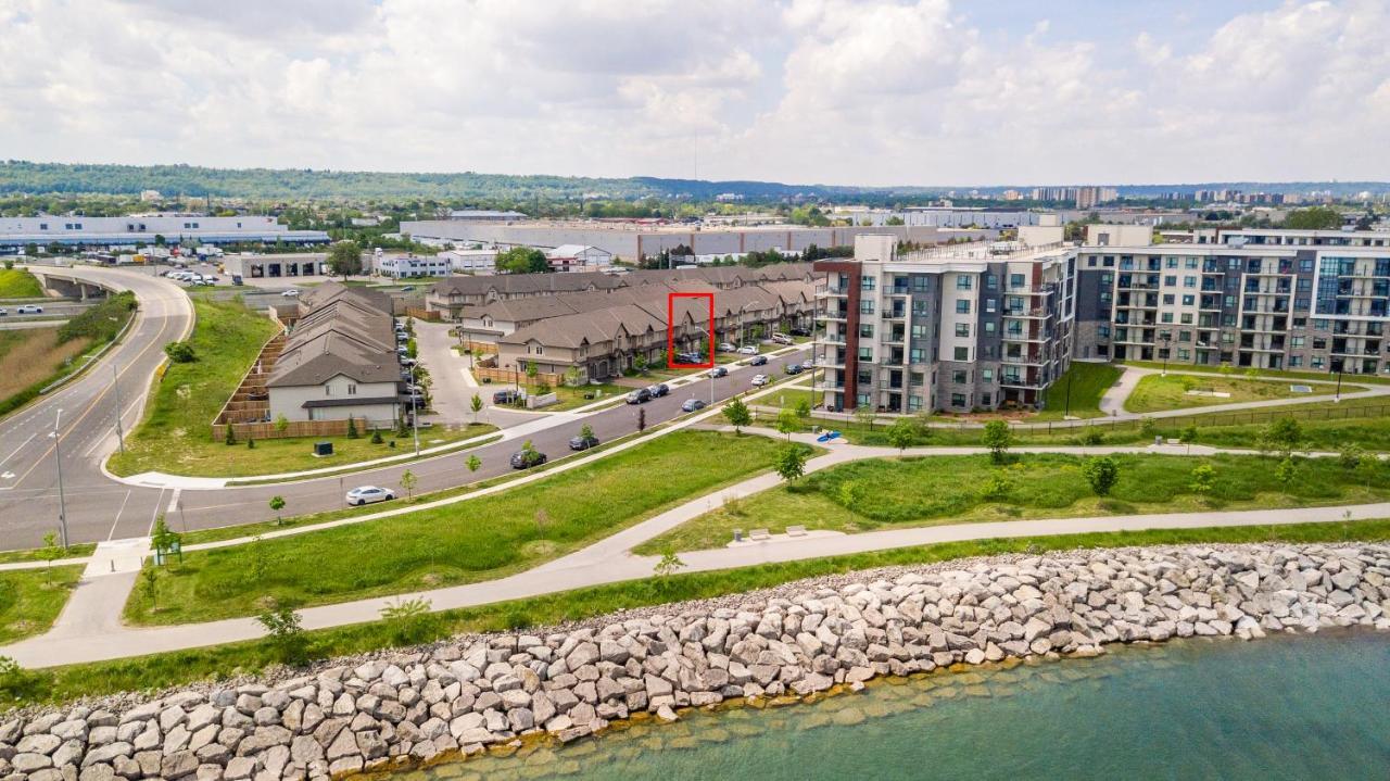 Modern Hamilton Homes Lake Ontario Shore By Globalstay Exterior foto