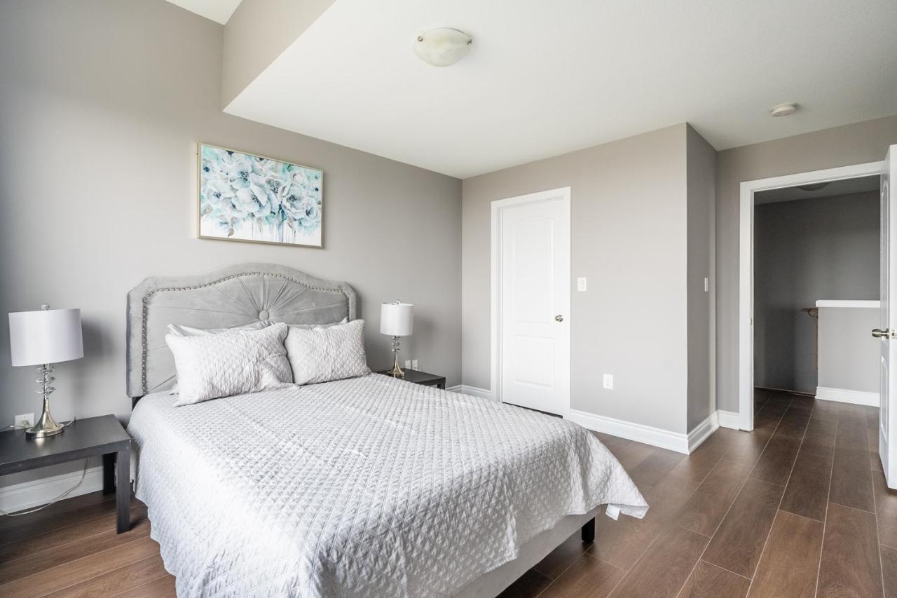 Modern Hamilton Homes Lake Ontario Shore By Globalstay Exterior foto